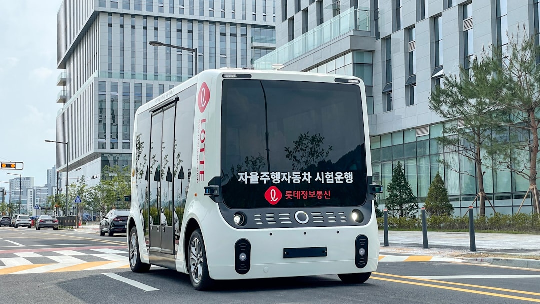자율주행 ROI 분석 - a bus driving down the street