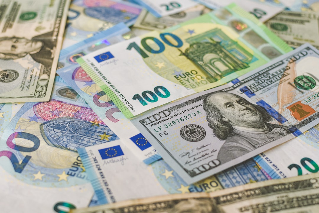 DXY dollar index slides from 99.5 to a projected 94.5 by Q4 2026, a 5% drop reflecting broad US dollar weakness that reshapes emerging-market asset pricing.