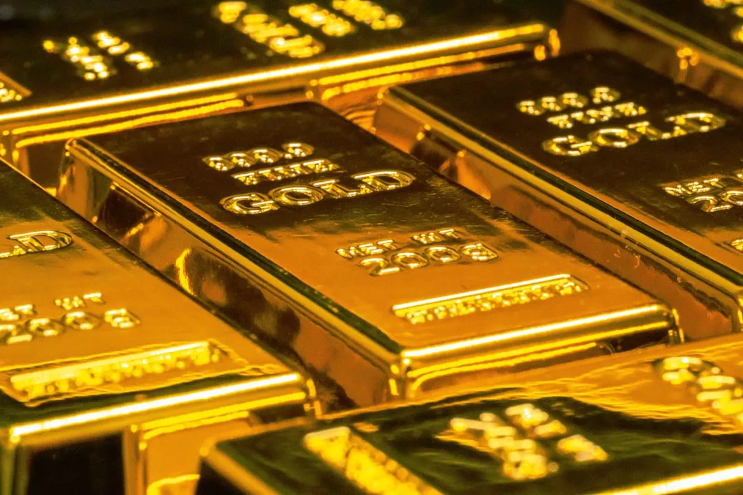 Gold bars representing central bank reserve shifts